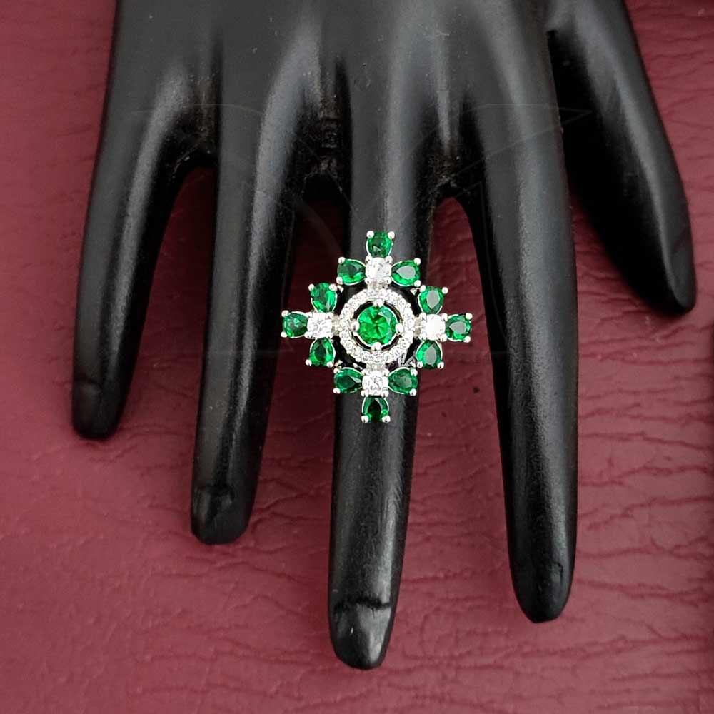 Green Emerald Diamond Aura Elegance Ring