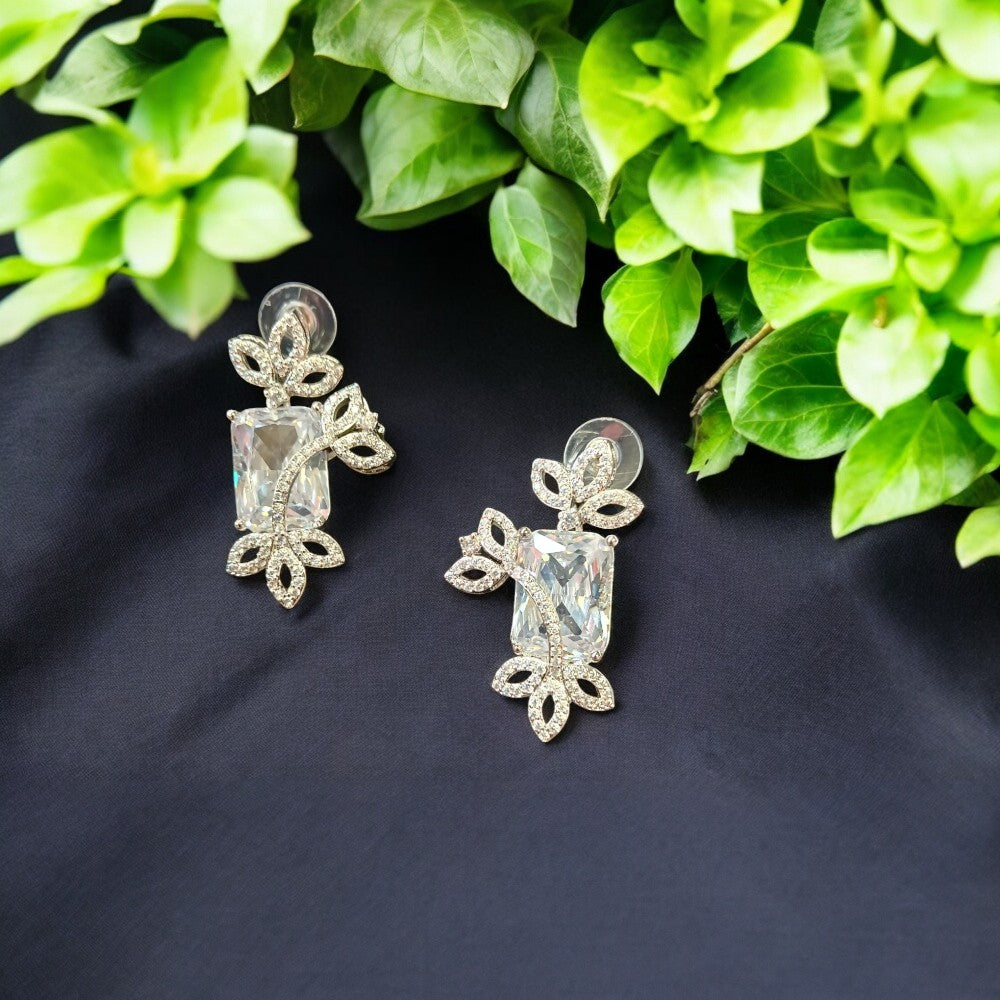 MG Frost Petal Necklace Set