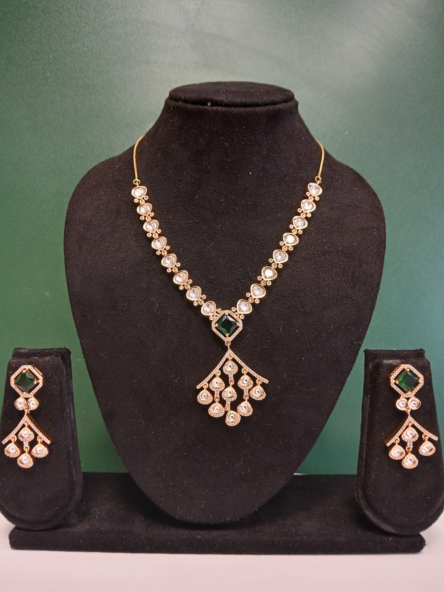 MG Emerald Empress Necklace Set