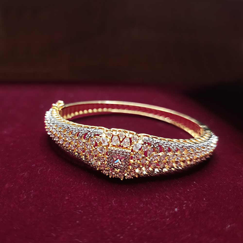 Radiant Gold Luxe Bracelet