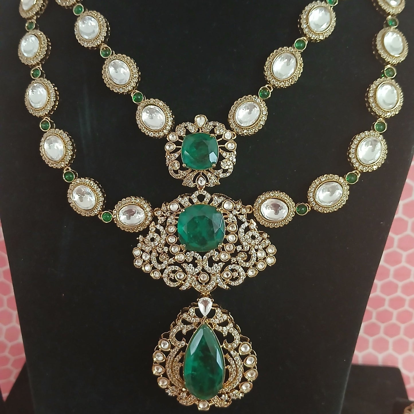 MG Regal Victorian Necklace Set