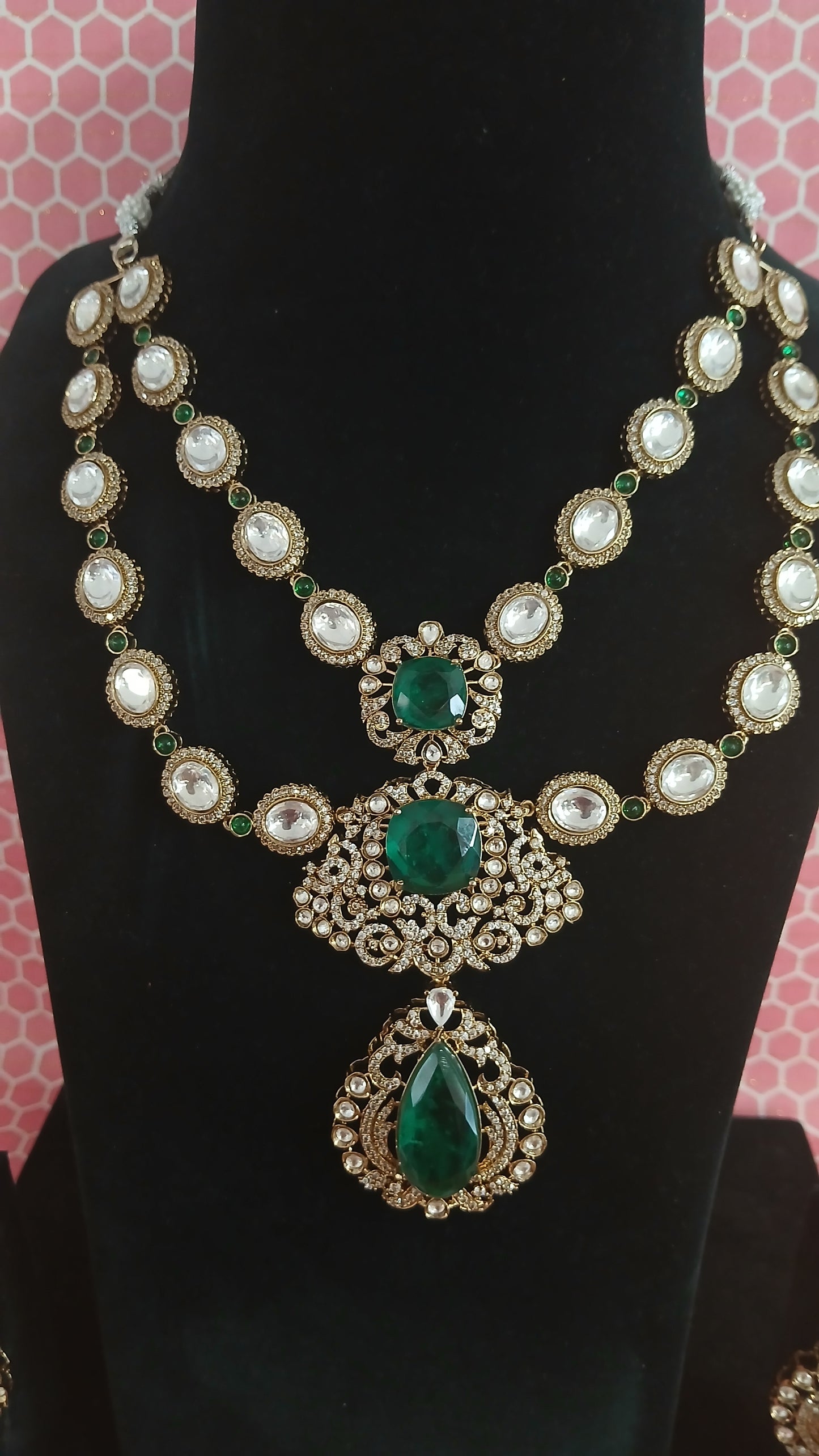 MG Regal Victorian Necklace Set