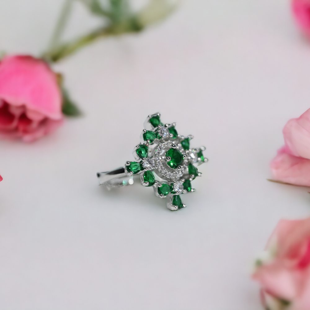 Green Emerald DiamondAura Elegance