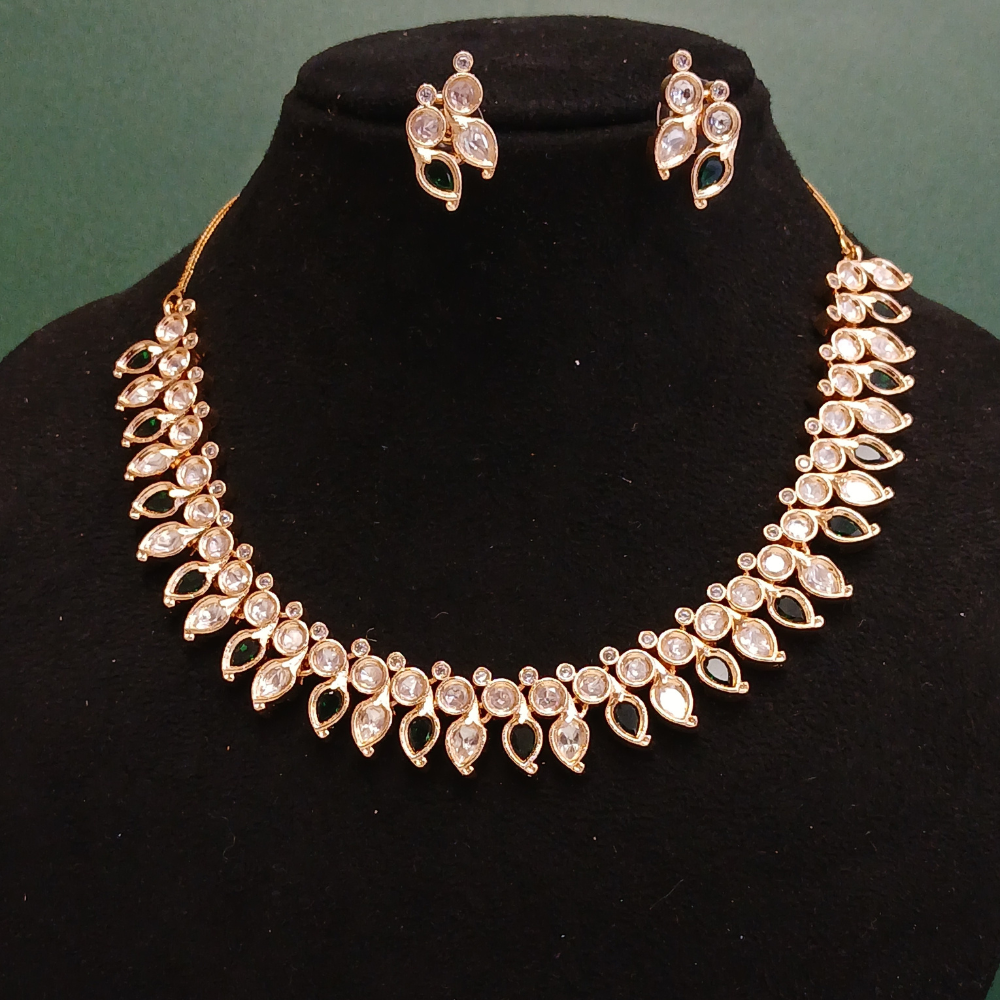 MG Elegant Petal Dance Necklace Set